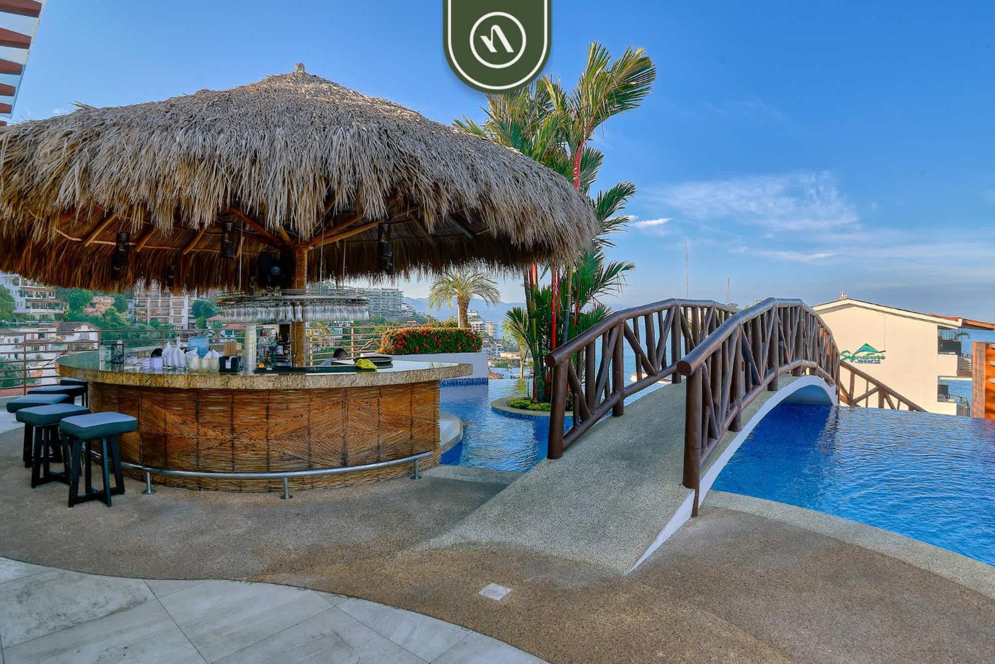 1 Bedroom - Amazing Sunsets Froom The Roof - Pool Apartment